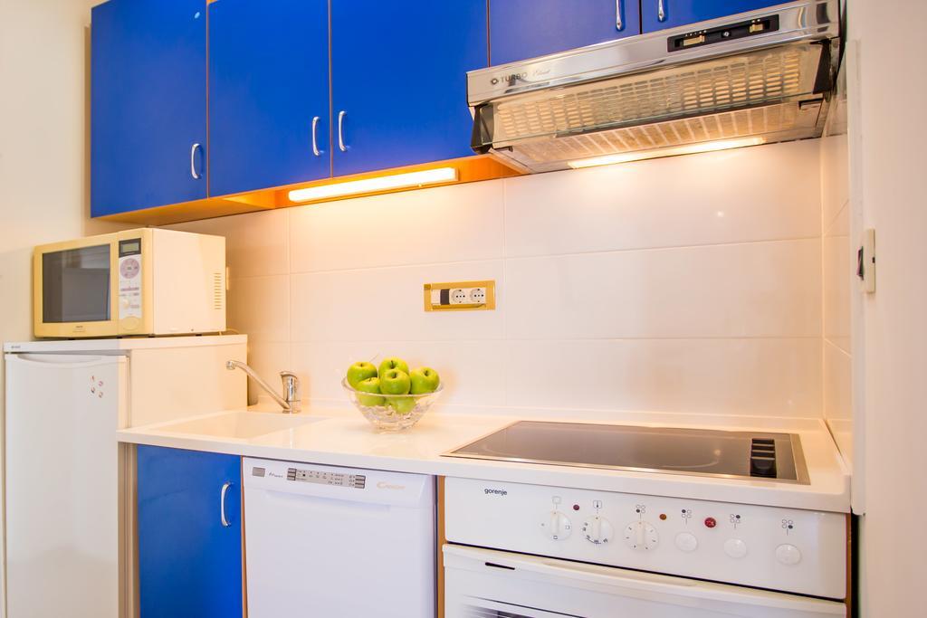 Apartment Zlatica By El-Pi Tours Malinska Bagian luar foto