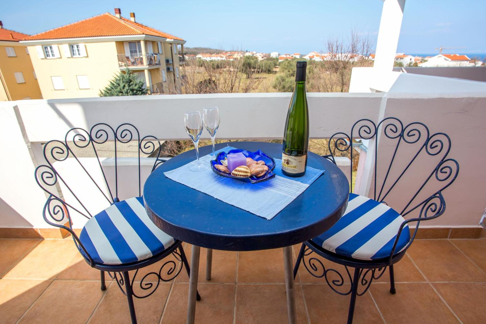 Apartment Zlatica By El-Pi Tours Malinska Bagian luar foto
